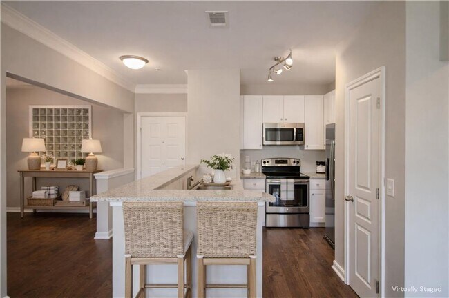 Building Photo - 10 Perimeter Summit Blvd