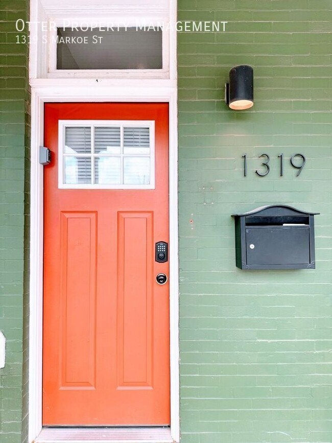 Building Photo - 1319 S Markoe St