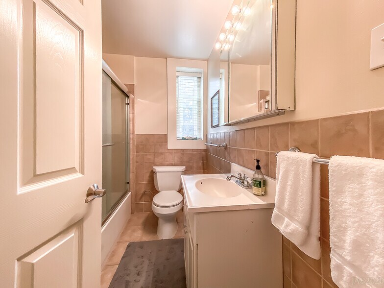 Walk into Bathroom - 2765 Lombard St