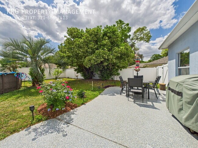 Building Photo - 2632 NE 27th St