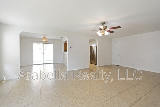 Building Photo - 335 Cedron Chase