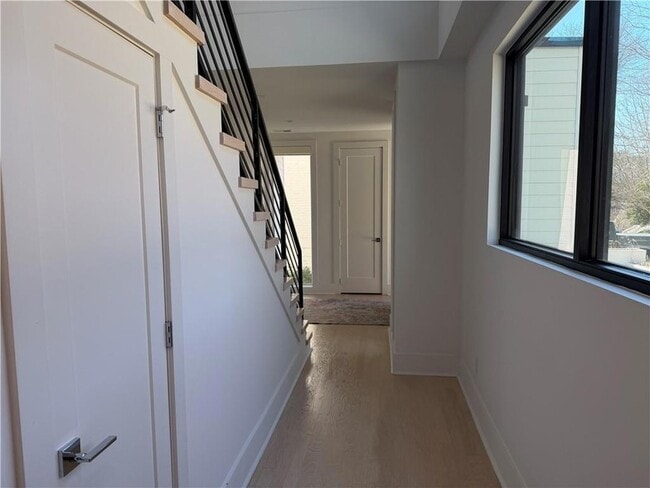 Building Photo - 2385 Nesbitt Dr NE