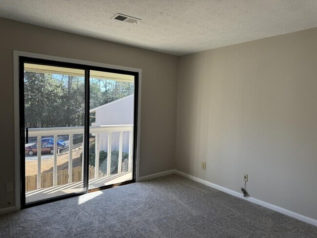 Building Photo - 731 Hanover Ln SE
