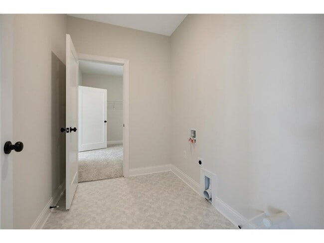 Building Photo - 3801 Kokanee Ave N