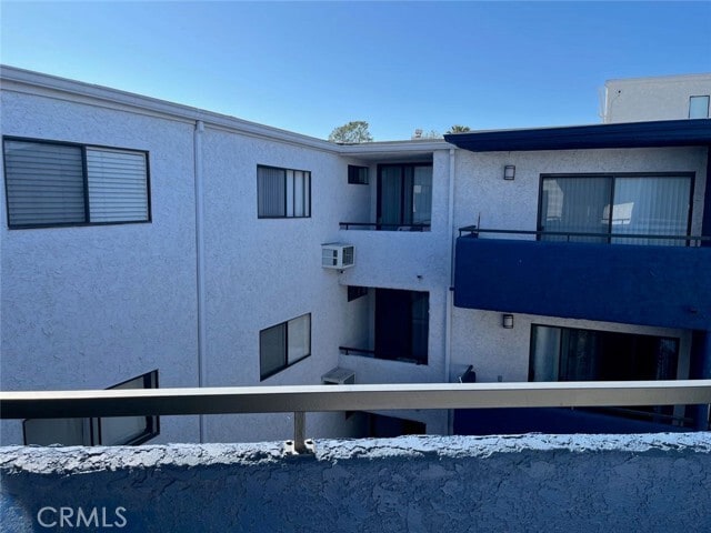 Building Photo - 10982 Roebling Ave