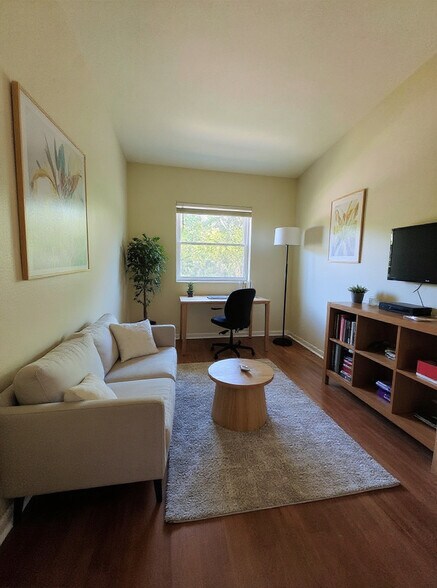 bedroom 2 - 4201 La Dega Ct