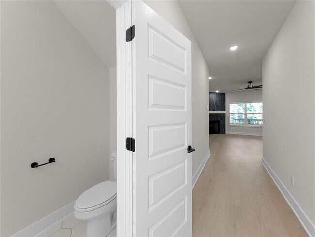 Building Photo - 30 Benwick Ln