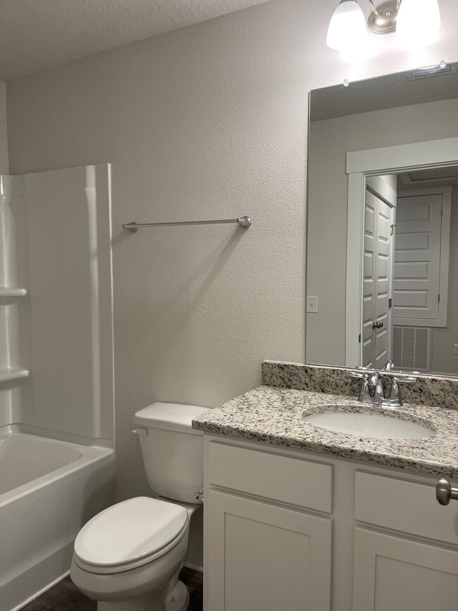 Building Photo - 1630 Iroquois Ct