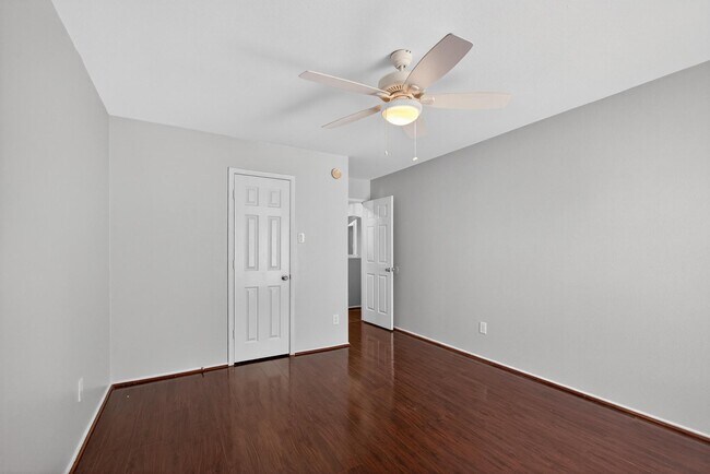 Building Photo - 2202 Laurel Branch Way