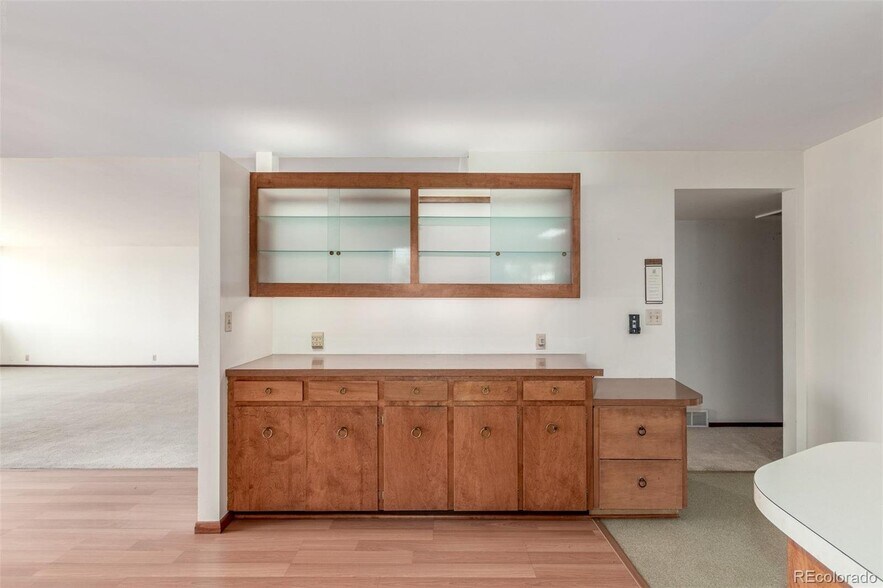 Building Photo - 680 S Canosa Ct