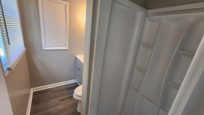 Building Photo - 4 BR / 2.5 BA Single family home