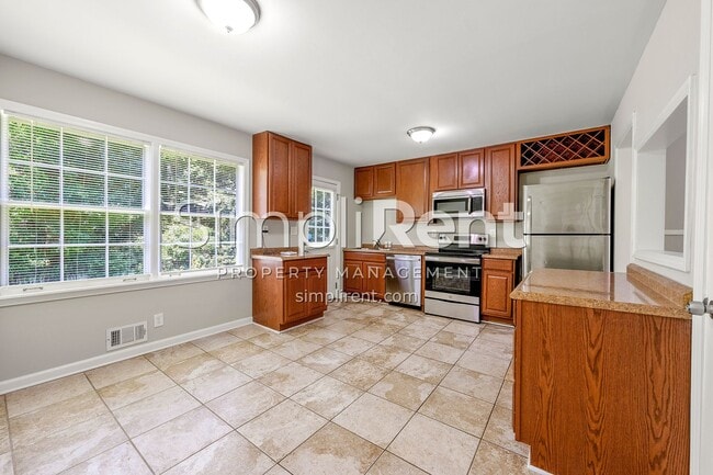 Building Photo - Charming 4 Bd / 2 Bath in College Park!
