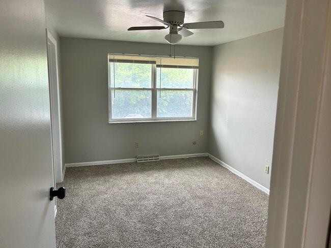 Building Photo - 5670-5676-5676 Ironwood Ct