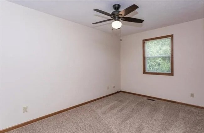 Building Photo - 1702 Schobert Dr