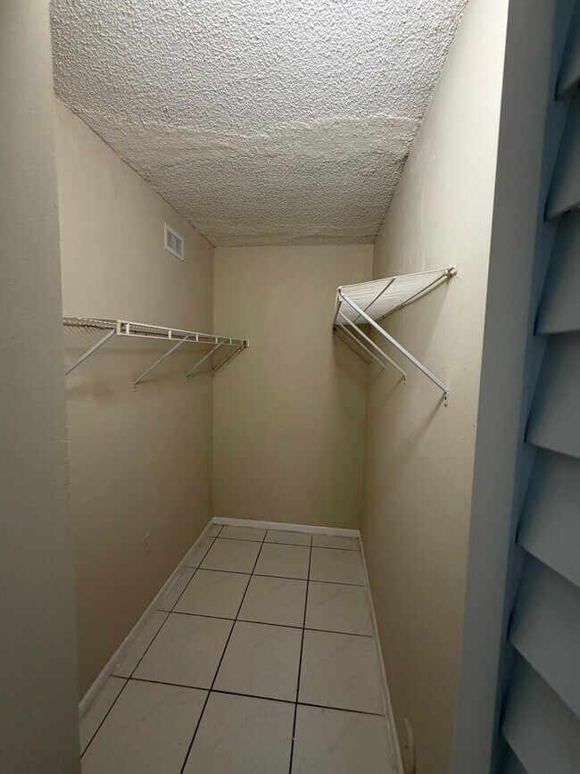 Building Photo - 11441 NW 35th St