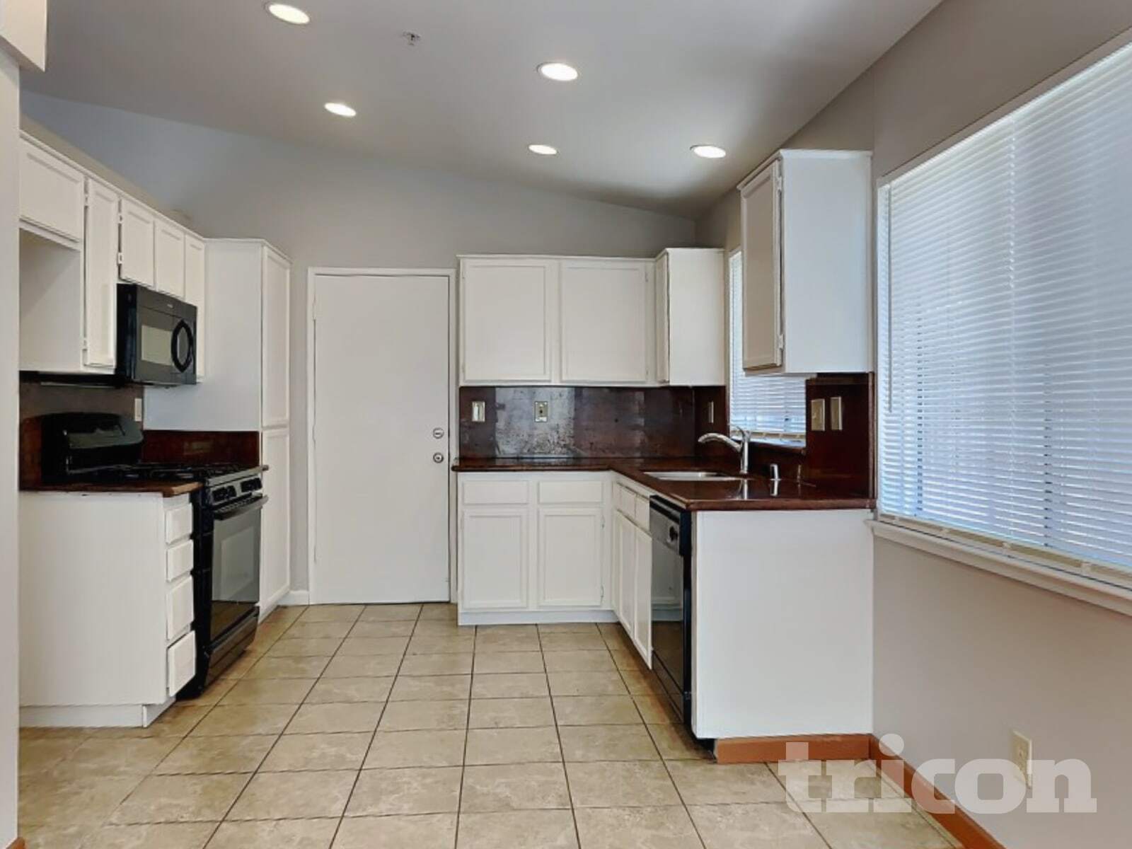 Building Photo - 213 Jana Way