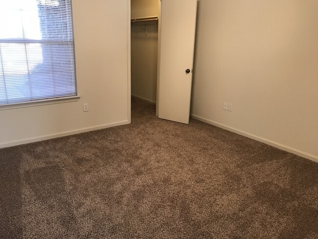 Building Photo - Duplex