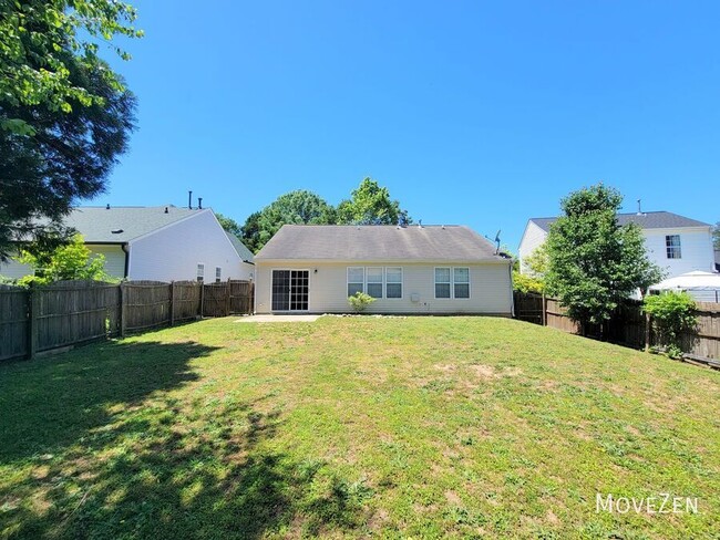 Building Photo - 6032 Saybrooke Dr