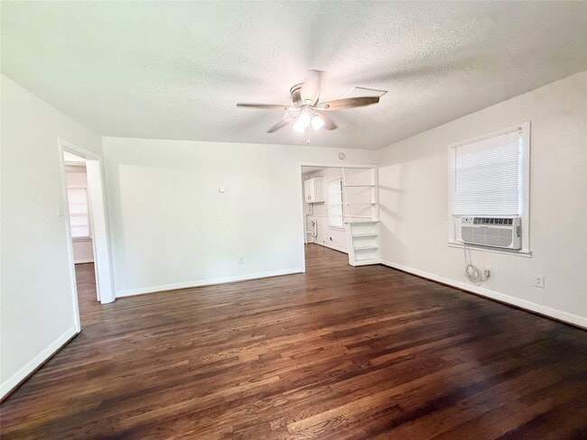 Building Photo - 824 S Anderson St