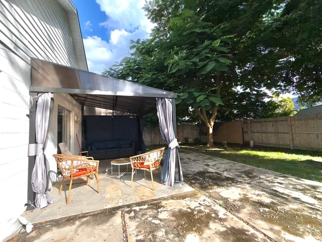 Building Photo - 6912 Long Needle Ct