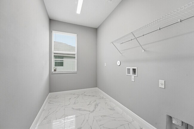 Building Photo - 6391 High Pointe Cir