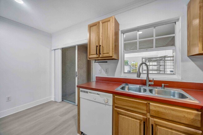 Building Photo - 727 Kensington Lake Cir