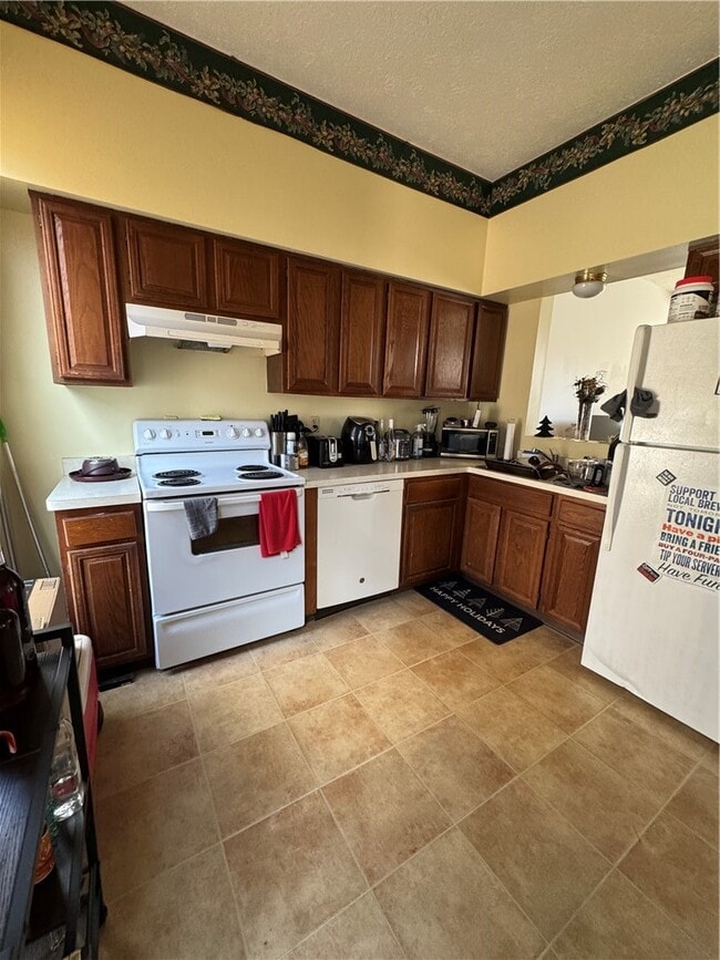 Building Photo - 70 Alexander St