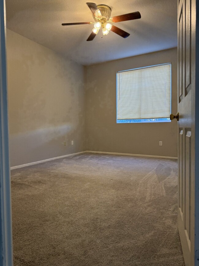 Building Photo - "Spacious 6-Bedroom Moreno Valley Haven wi...