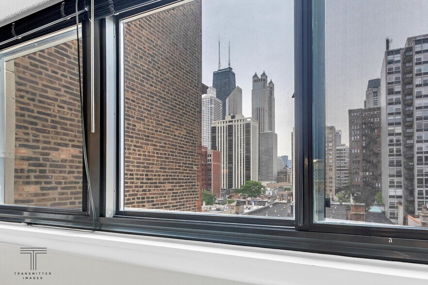 Building Photo - 30 E Division St