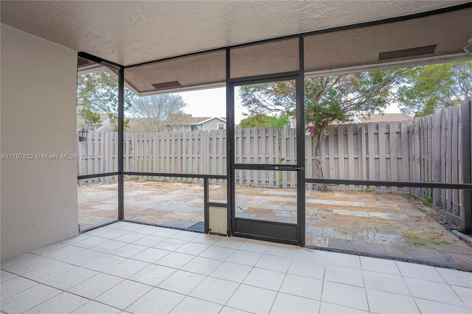 Building Photo - 617 Woodgate Ln