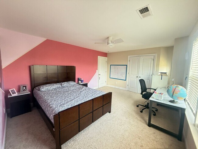 Building Photo - Sought-After Skybrook Community