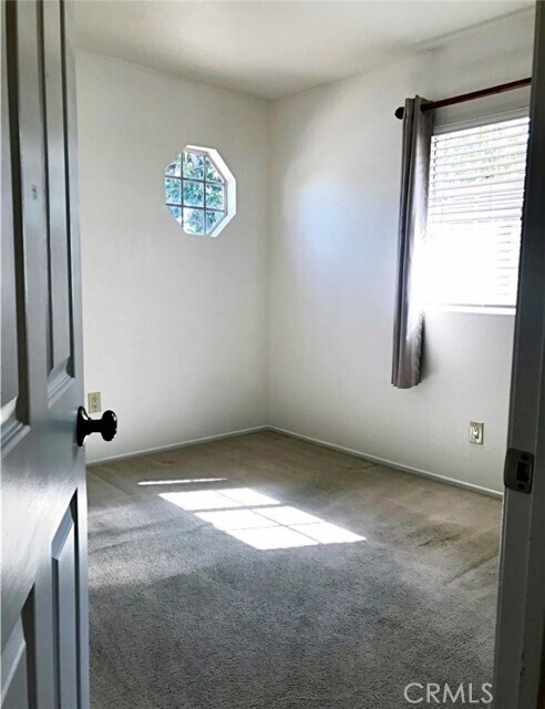 Building Photo - 8012 Lomas Ct