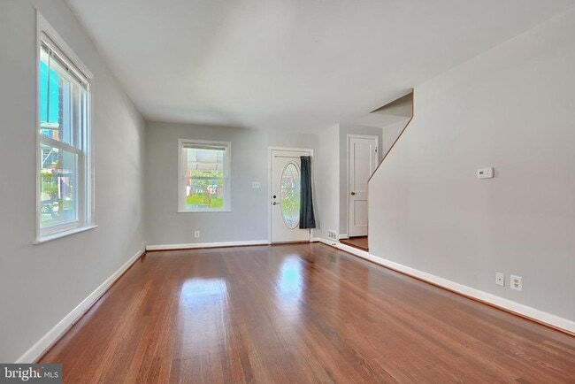 Building Photo - 530 47th St