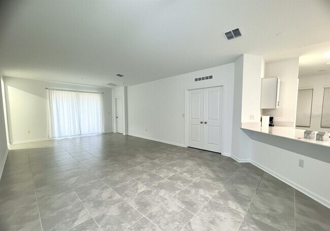 Building Photo - 4794 Cloister St