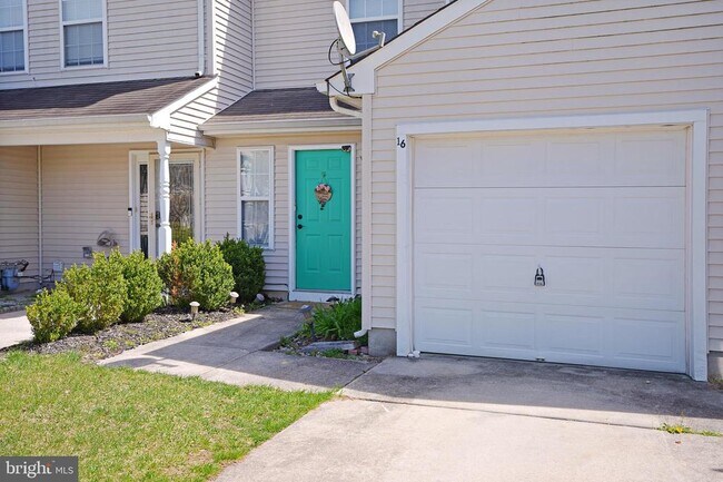 Building Photo - 16 High Meadows Dr