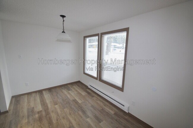Building Photo - 8705 N Colton St