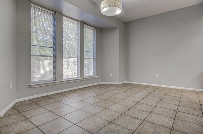 Building Photo - 2109 Singletree Ave