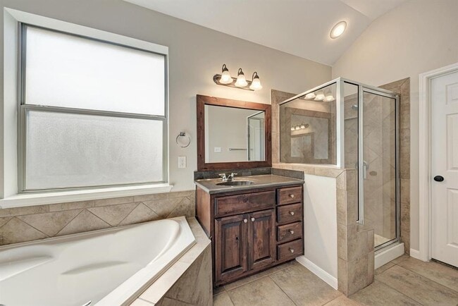 Building Photo - 108 Latitude Ln