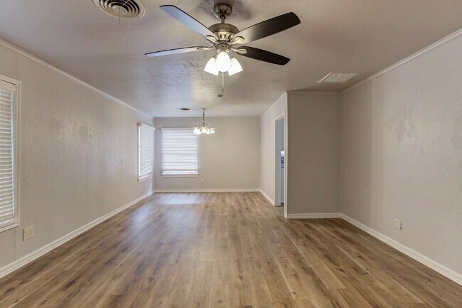 Building Photo - MOVE IN SPECIAL: FIRST FULL MONTH FREE