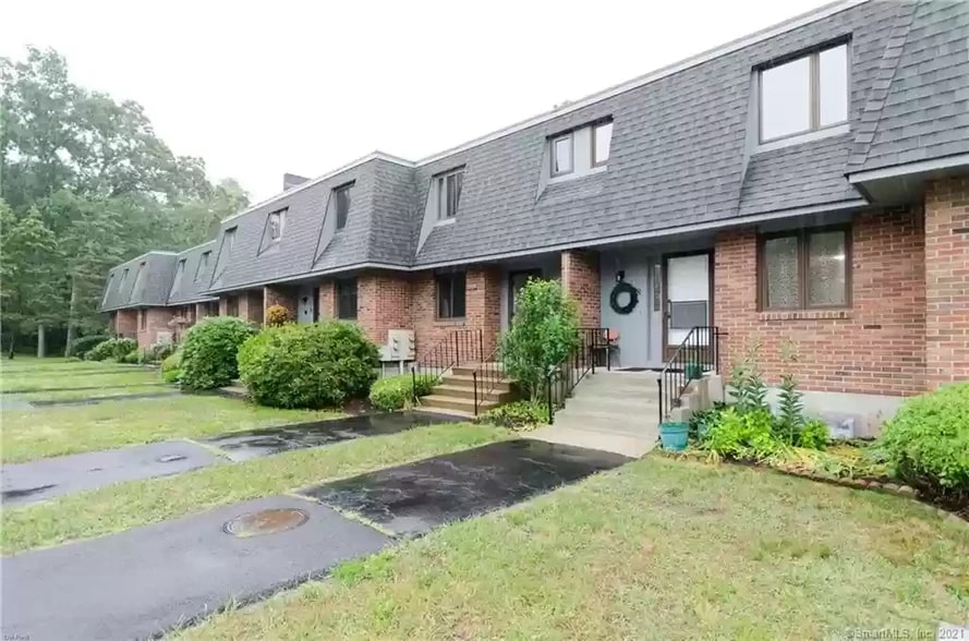 Front - 32 Upper Pattagansett Rd