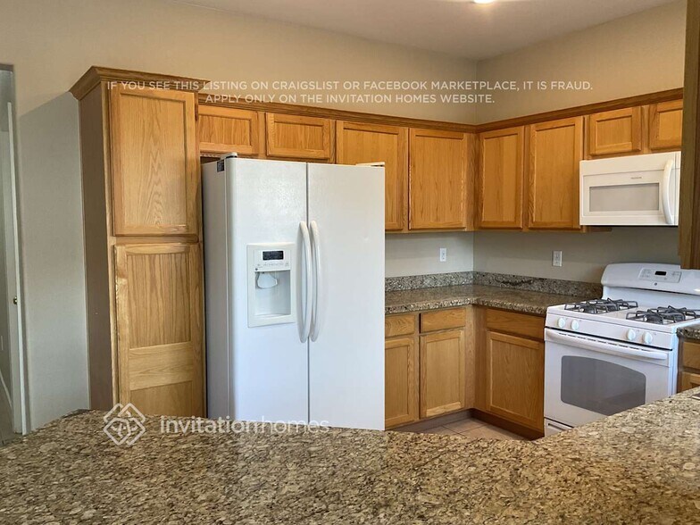 Building Photo - 10928 Salernes St