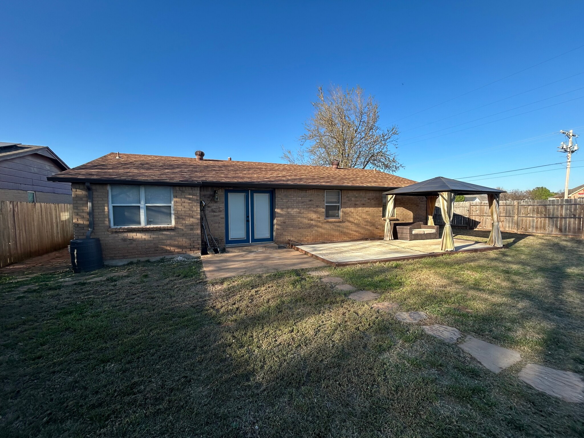 Building Photo - 4220 SE 49th Ter