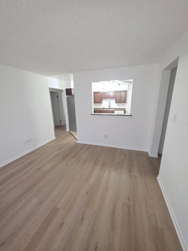 Building Photo - 111 Boardwalk St