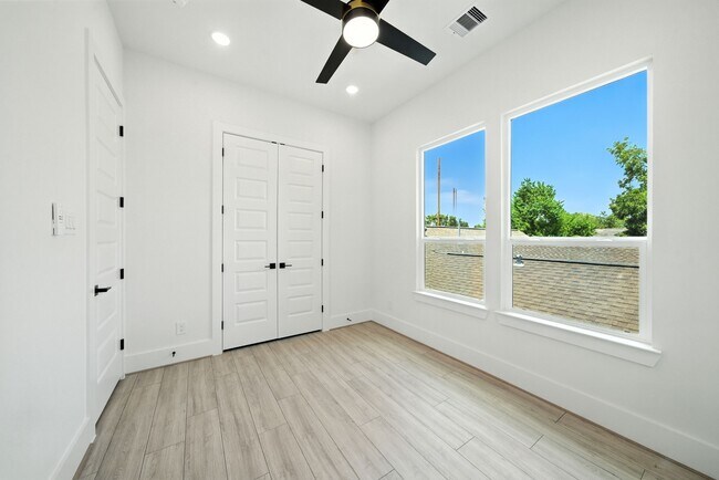 Building Photo - 7131 Eastwood St