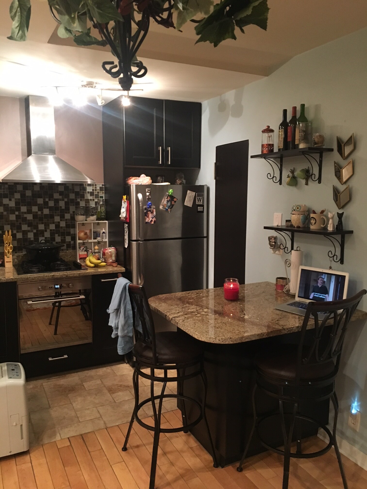 Building Photo - 1127 W Farwell Ave