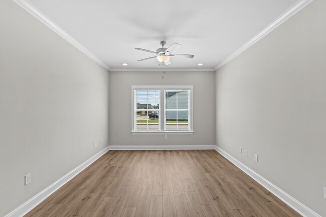 Building Photo - 200 Clifton Dr