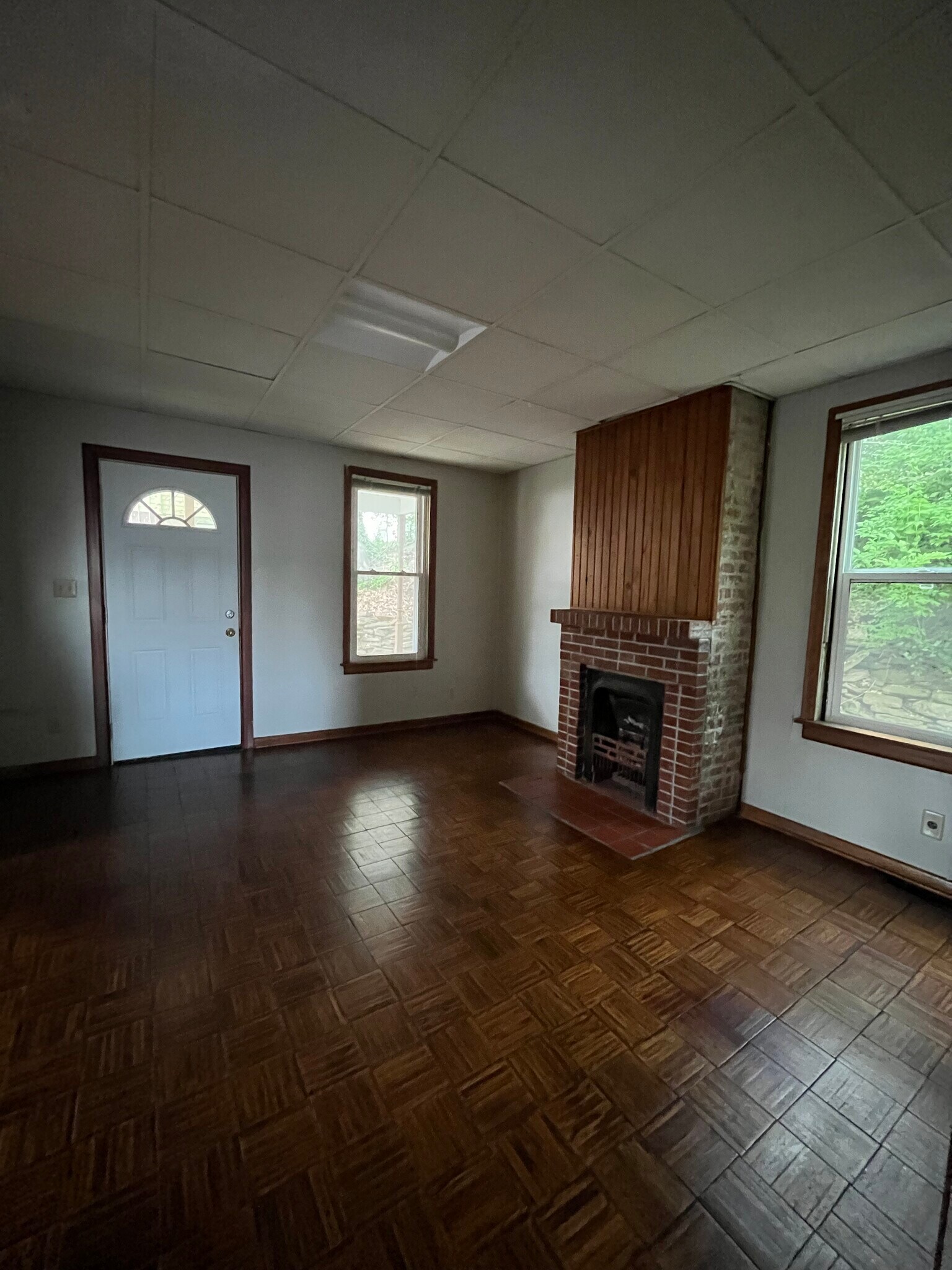 Building Photo - 20 Fern St