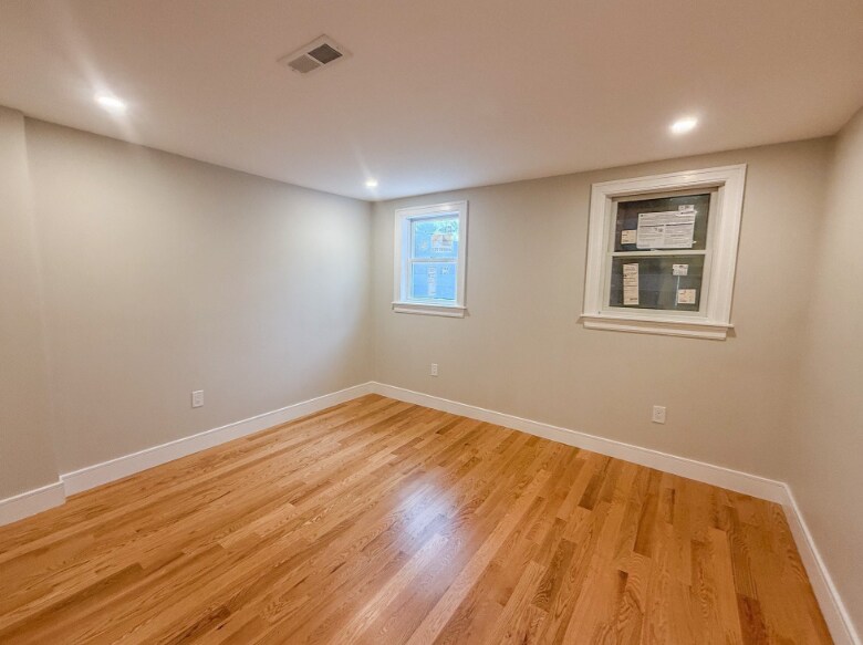 Building Photo - 405 North Ave