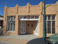 Building Photo - 1311 E San Antonio Ave