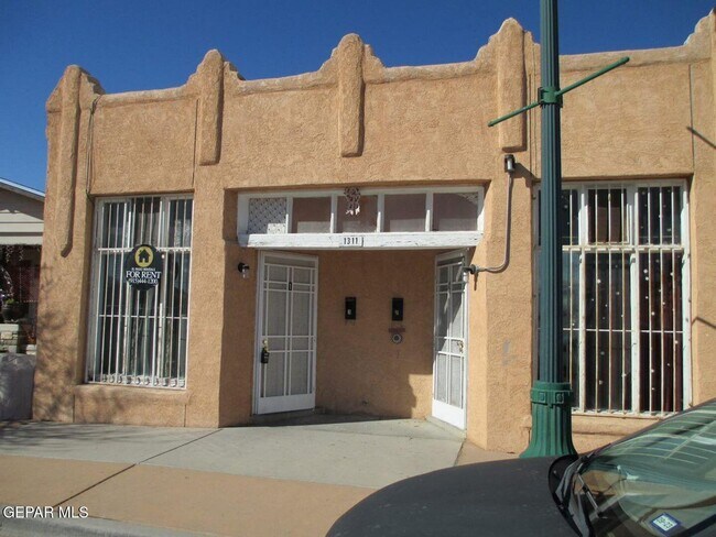 Primary Photo - 1311 E San Antonio Ave